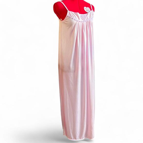 Baby pink long nightgown - Picture 3 of 5